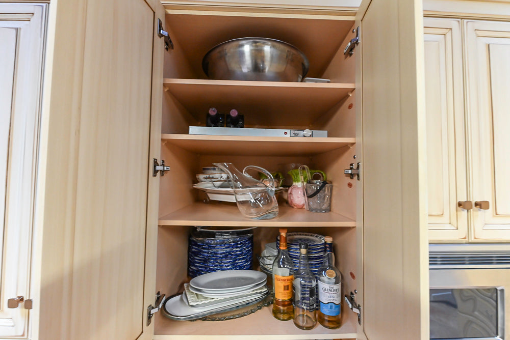 Millbrook Custom Traditional Cream Kitchen with Island, Granite Countertops & Appliances