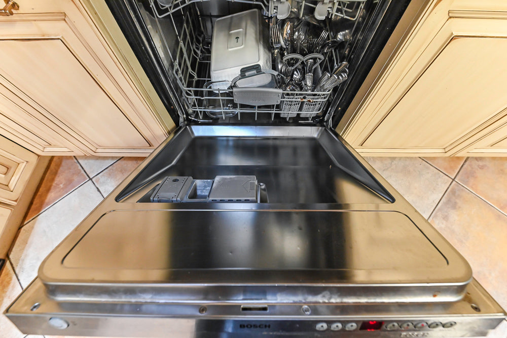 Millbrook Custom Traditional Cream Kitchen with Island, Granite Countertops & Appliances