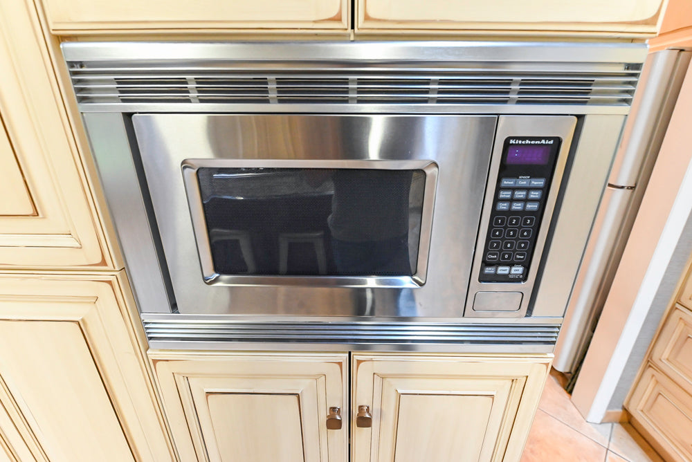 Millbrook Custom Traditional Cream Kitchen with Island, Granite Countertops & Appliances