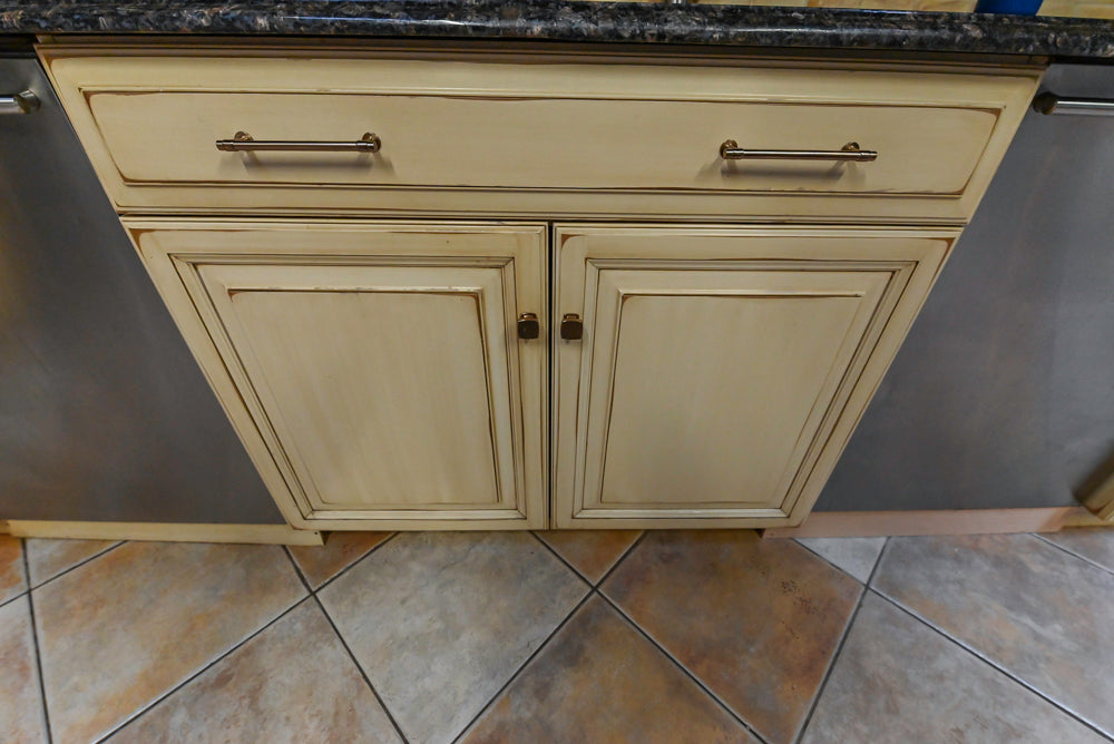 Millbrook Custom Traditional Cream Kitchen with Island, Granite Countertops & Appliances