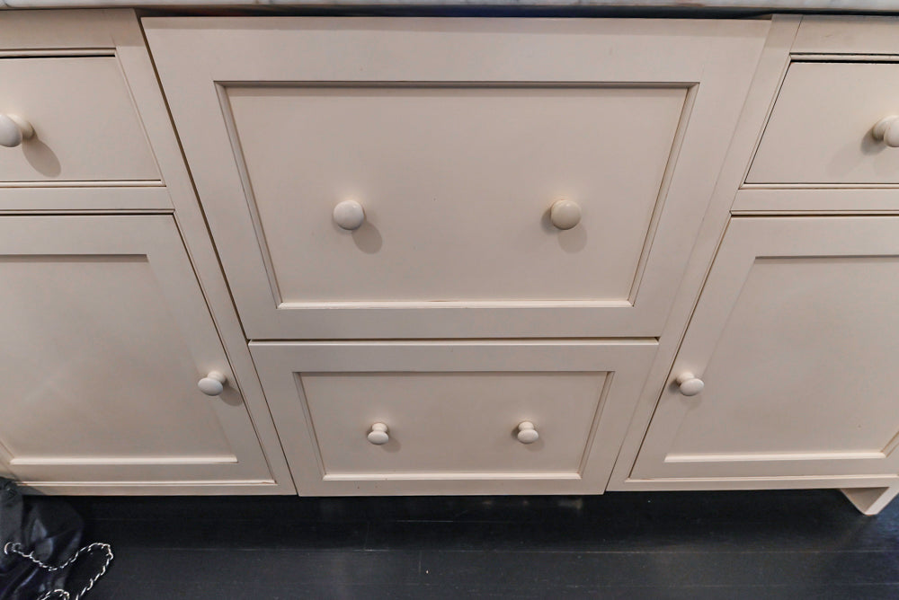 Heritage Traditional Creamy White Kitchen with Island, Marble Countertops and Appliances