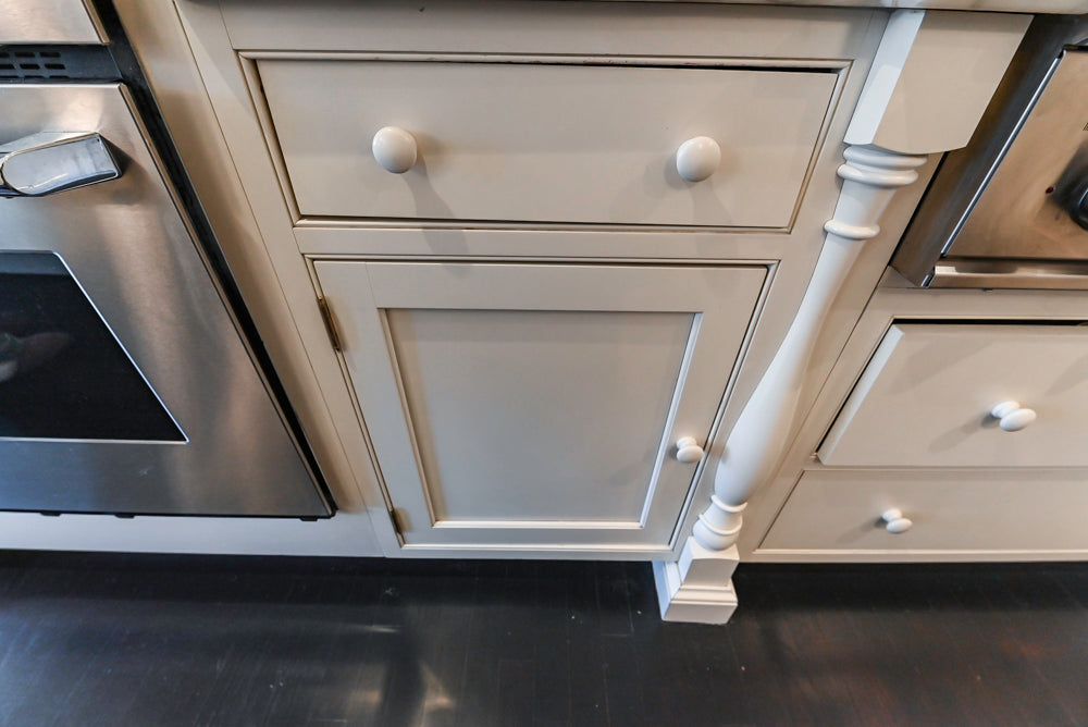 Heritage Traditional Creamy White Kitchen with Island, Marble Countertops and Appliances