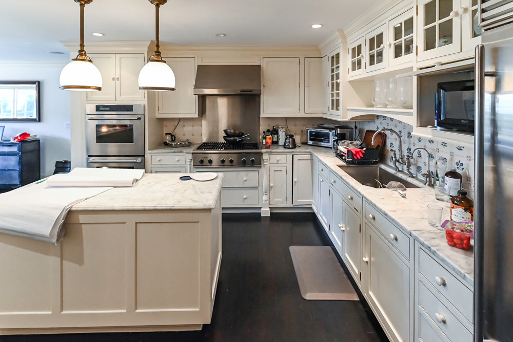 Heritage Traditional Creamy White Kitchen with Island, Marble Countertops and Appliances