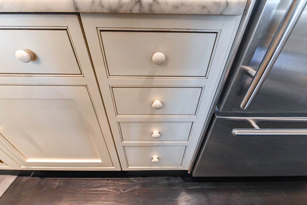 Heritage Traditional Creamy White Kitchen with Island, Marble Countertops and Appliances