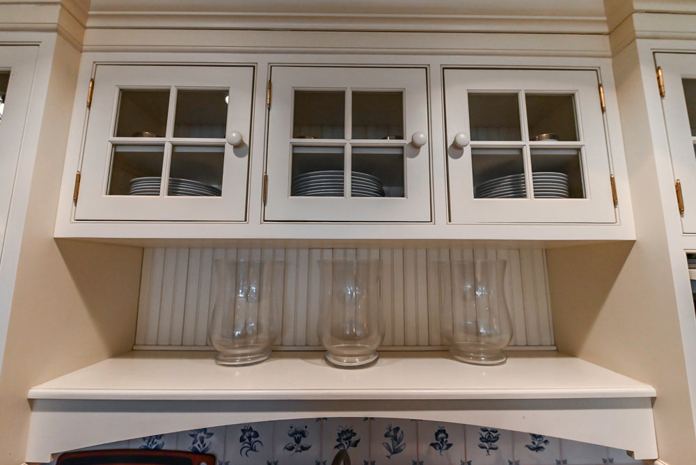 Heritage Traditional Creamy White Kitchen with Island, Marble Countertops and Appliances