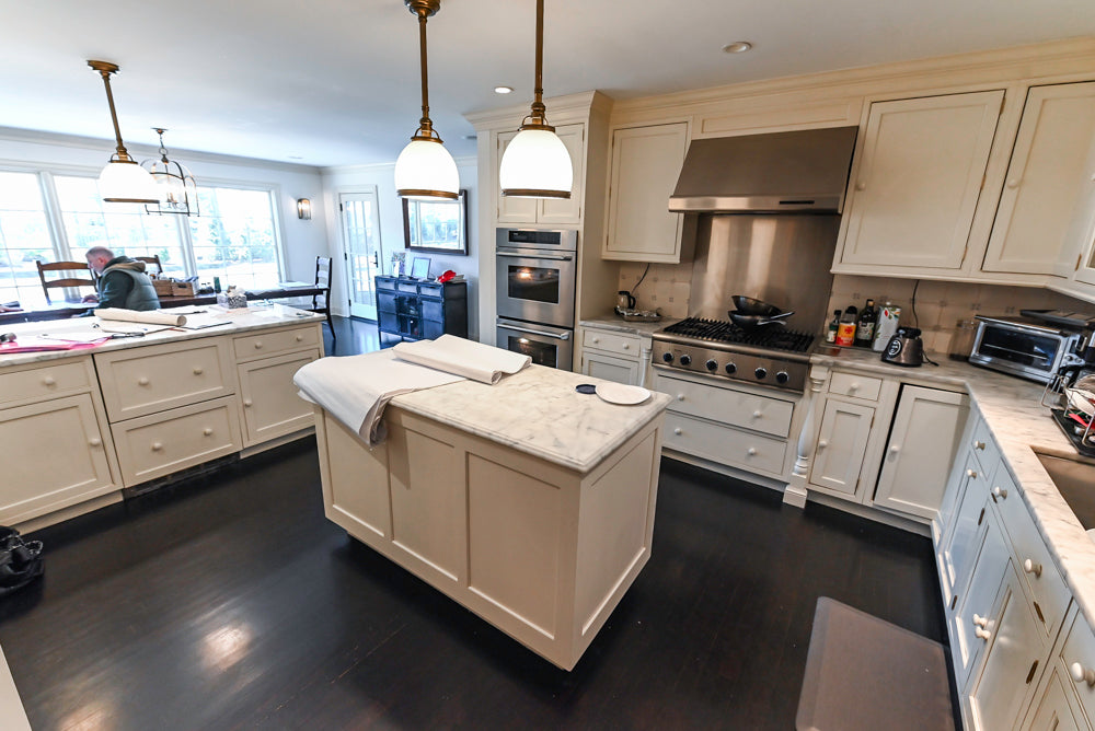 Heritage Traditional Creamy White Kitchen with Island, Marble Countertops and Appliances