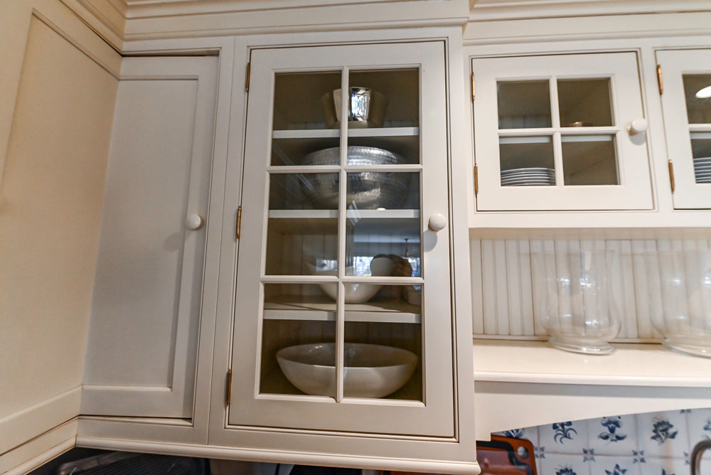 Heritage Traditional Creamy White Kitchen with Island, Marble Countertops and Appliances