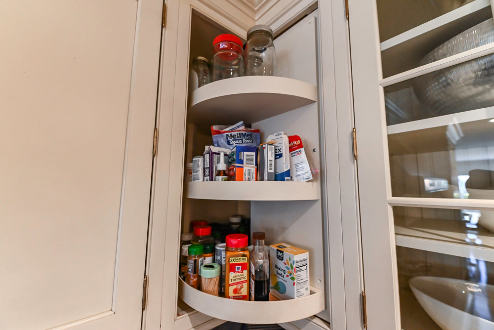 Heritage Traditional Creamy White Kitchen with Island, Marble Countertops and Appliances