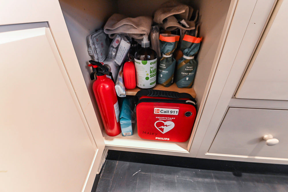 Heritage Traditional Creamy White Kitchen with Island, Marble Countertops and Appliances
