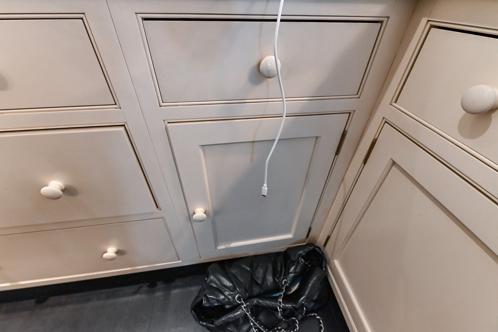 Heritage Traditional Creamy White Kitchen with Island, Marble Countertops and Appliances