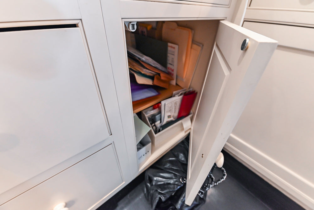 Heritage Traditional Creamy White Kitchen with Island, Marble Countertops and Appliances