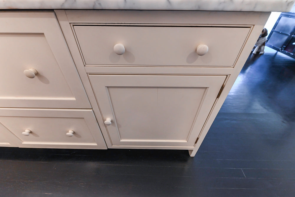 Heritage Traditional Creamy White Kitchen with Island, Marble Countertops and Appliances