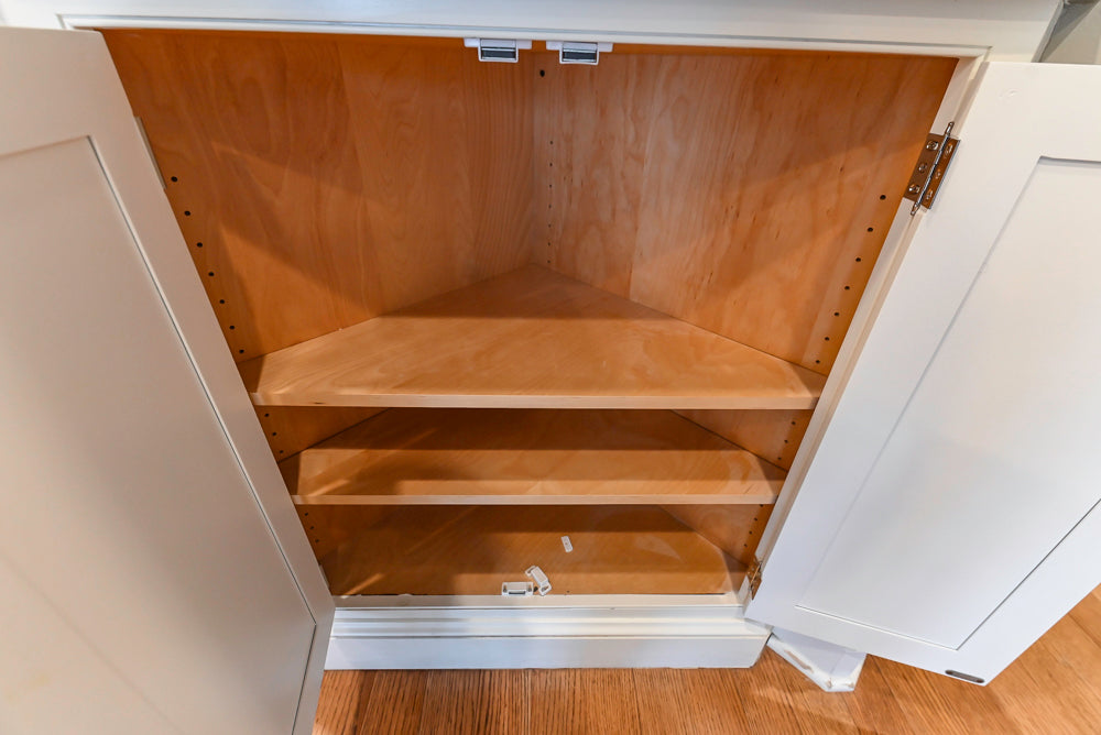 Kountry Kraft Traditional White Kitchen with Island, Granite Countertops & Appliances