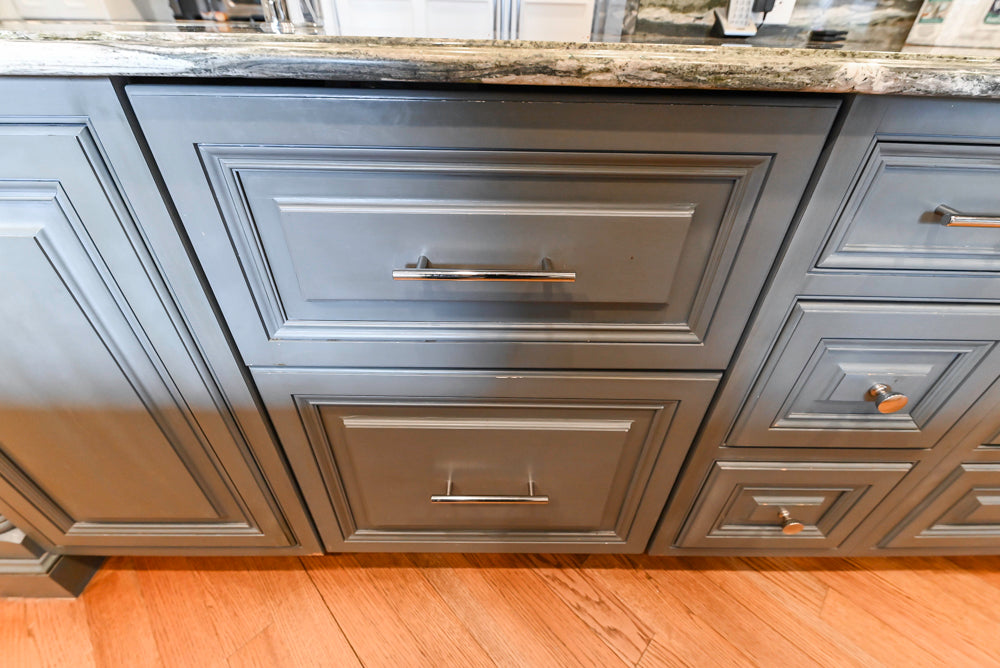 Kountry Kraft Traditional White Kitchen with Island, Granite Countertops & Appliances