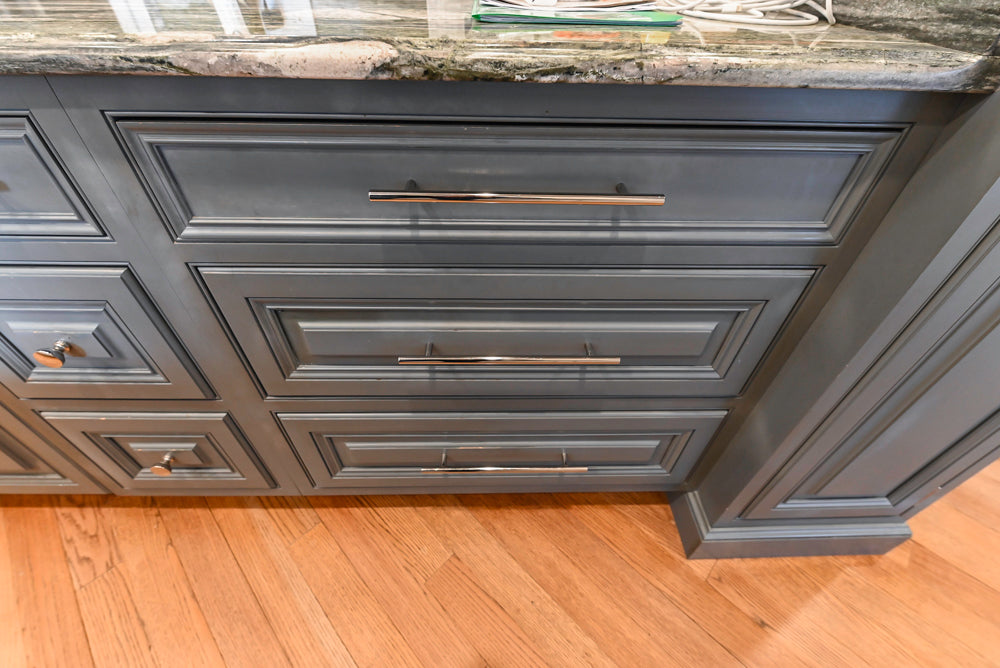 Kountry Kraft Traditional White Kitchen with Island, Granite Countertops & Appliances