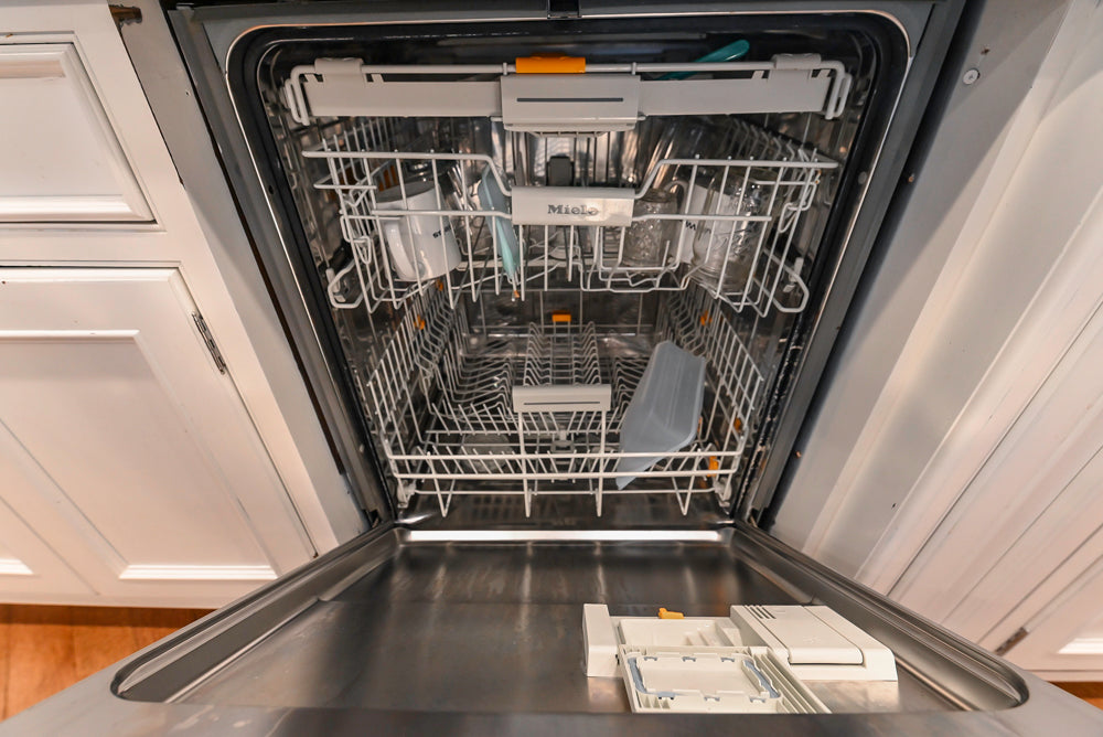 Kountry Kraft Traditional White Kitchen with Island, Granite Countertops & Appliances