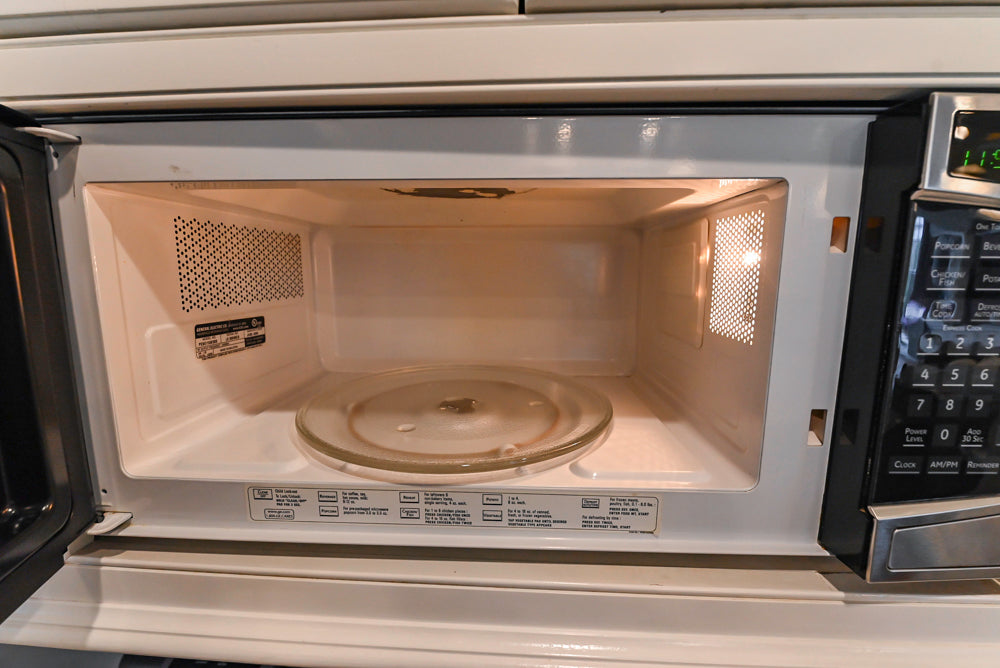 Kountry Kraft Traditional White Kitchen with Island, Granite Countertops & Appliances