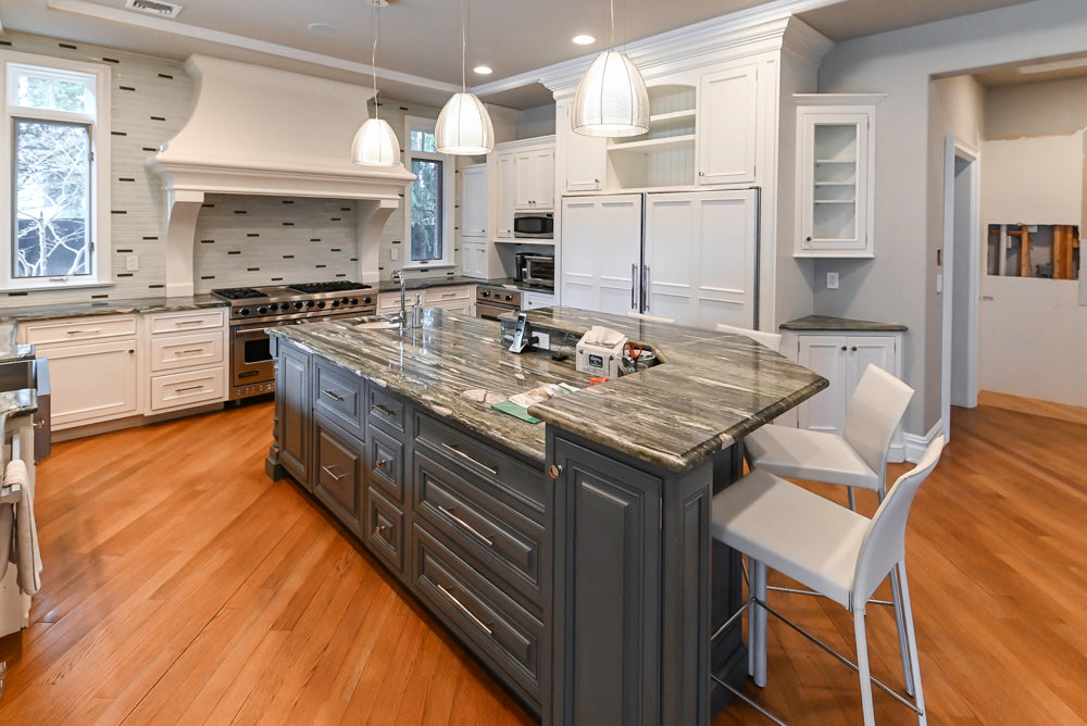 Kountry Kraft Traditional White Kitchen with Island, Granite Countertops & Appliances