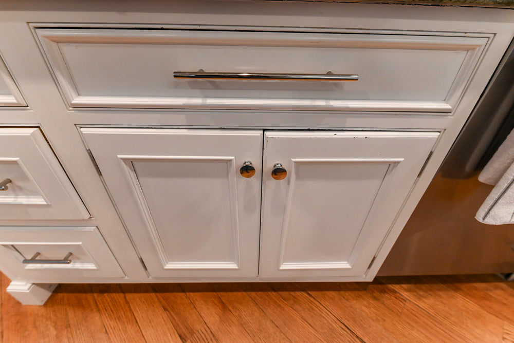 Kountry Kraft Traditional White Kitchen with Island, Granite Countertops & Appliances