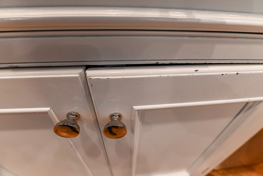 Kountry Kraft Traditional White Kitchen with Island, Granite Countertops & Appliances