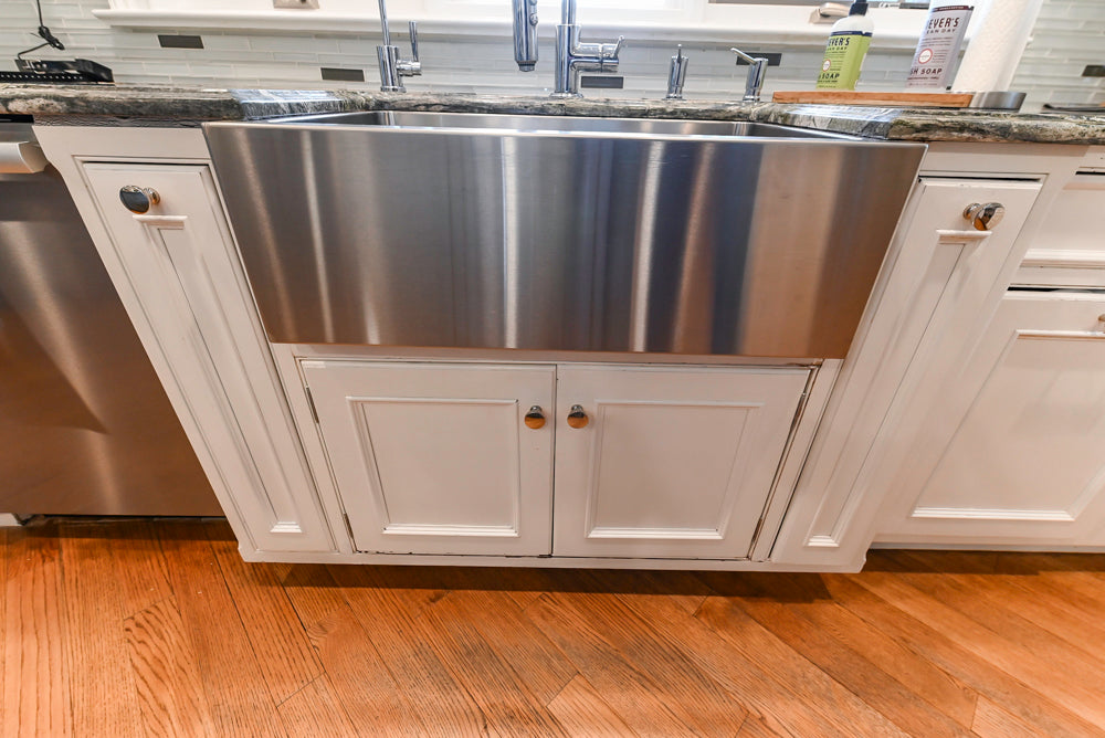 Kountry Kraft Traditional White Kitchen with Island, Granite Countertops & Appliances