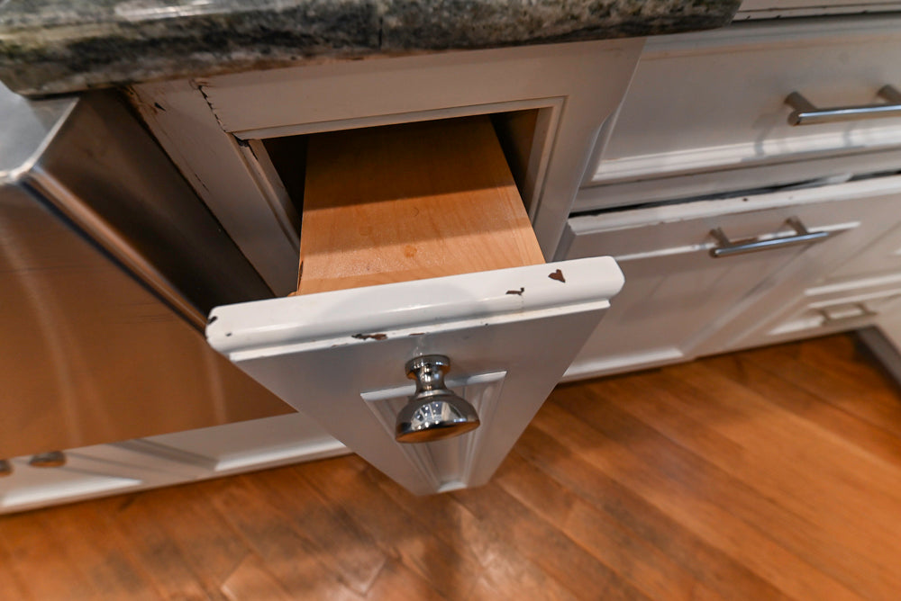 Kountry Kraft Traditional White Kitchen with Island, Granite Countertops & Appliances