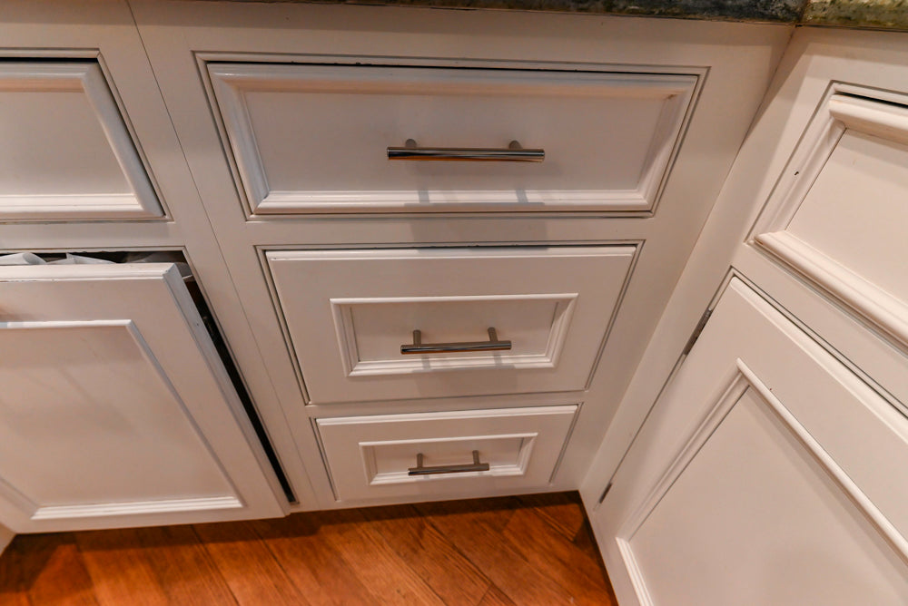 Kountry Kraft Traditional White Kitchen with Island, Granite Countertops & Appliances