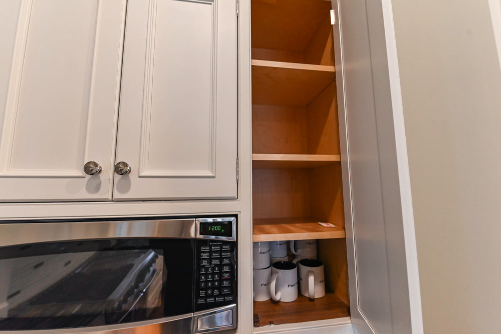 Kountry Kraft Traditional White Kitchen with Island, Granite Countertops & Appliances