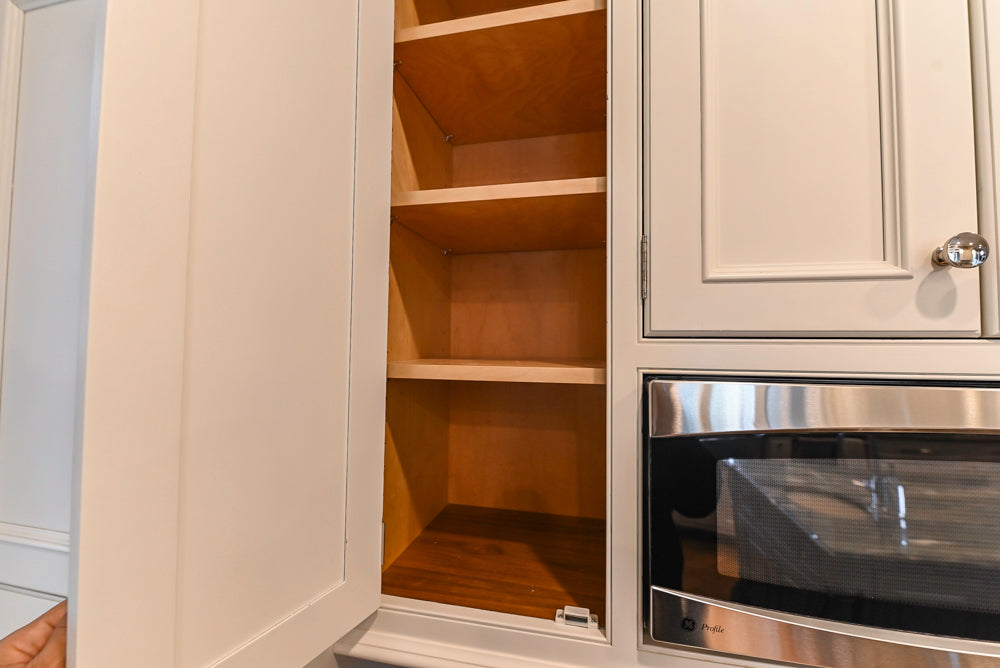 Kountry Kraft Traditional White Kitchen with Island, Granite Countertops & Appliances