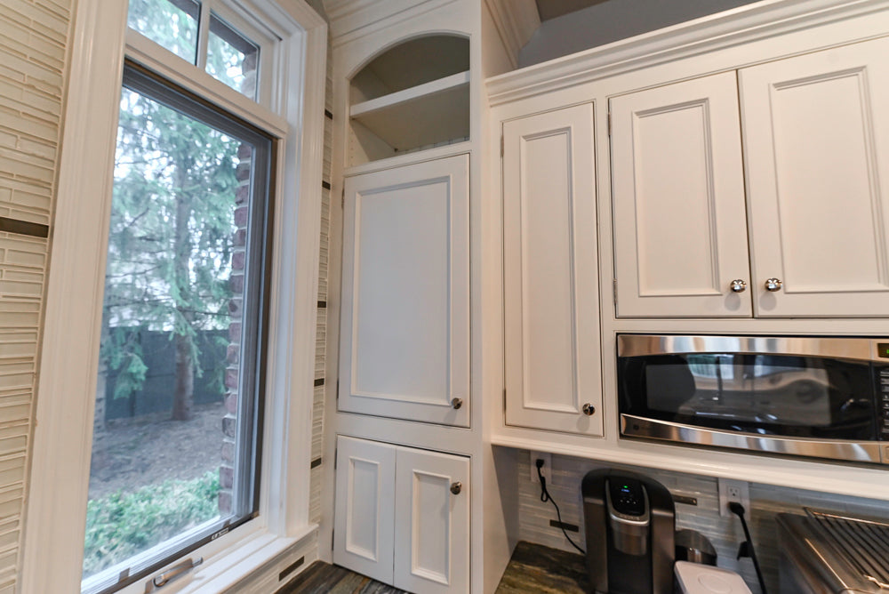 Kountry Kraft Traditional White Kitchen with Island, Granite Countertops & Appliances