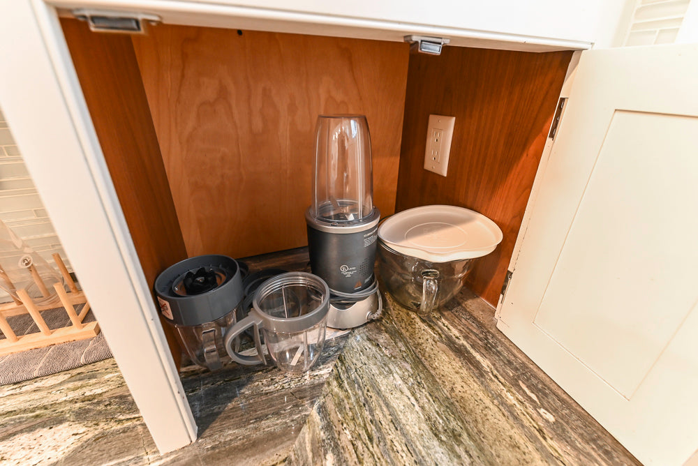 Kountry Kraft Traditional White Kitchen with Island, Granite Countertops & Appliances