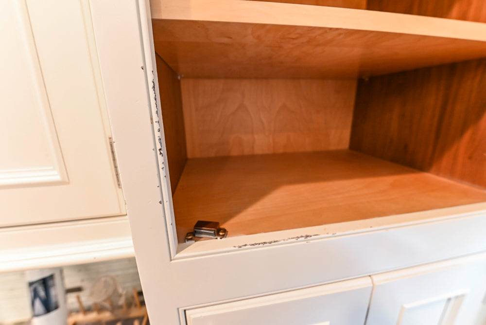 Kountry Kraft Traditional White Kitchen with Island, Granite Countertops & Appliances