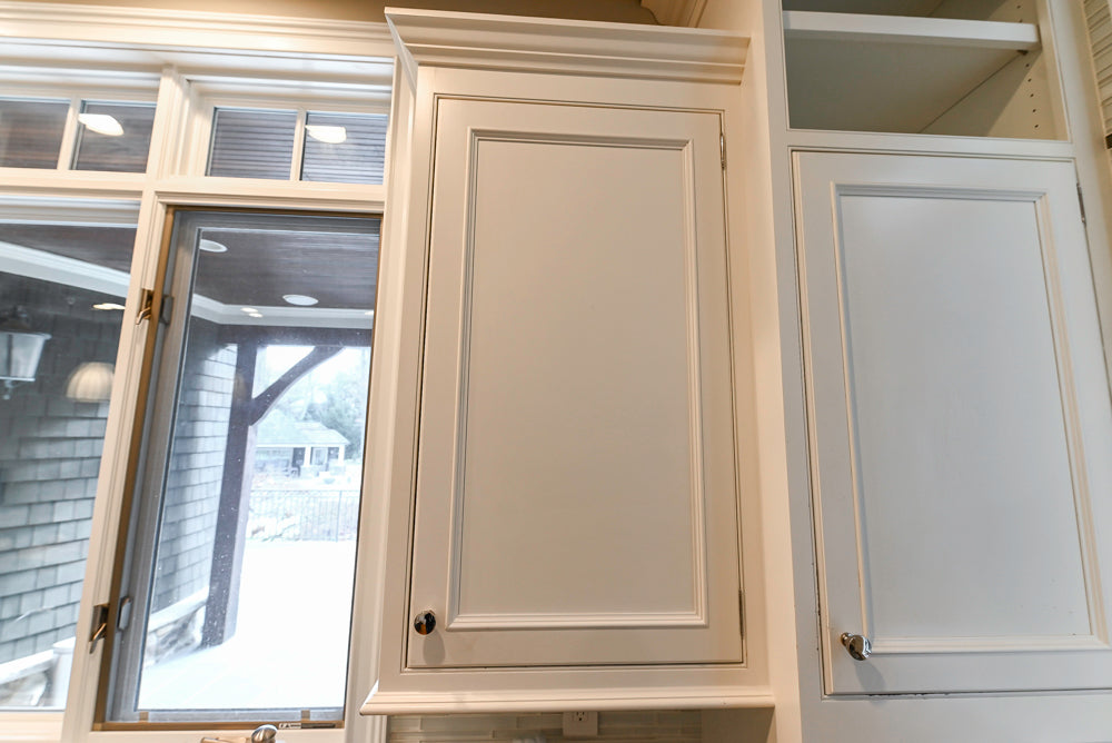 Kountry Kraft Traditional White Kitchen with Island, Granite Countertops & Appliances