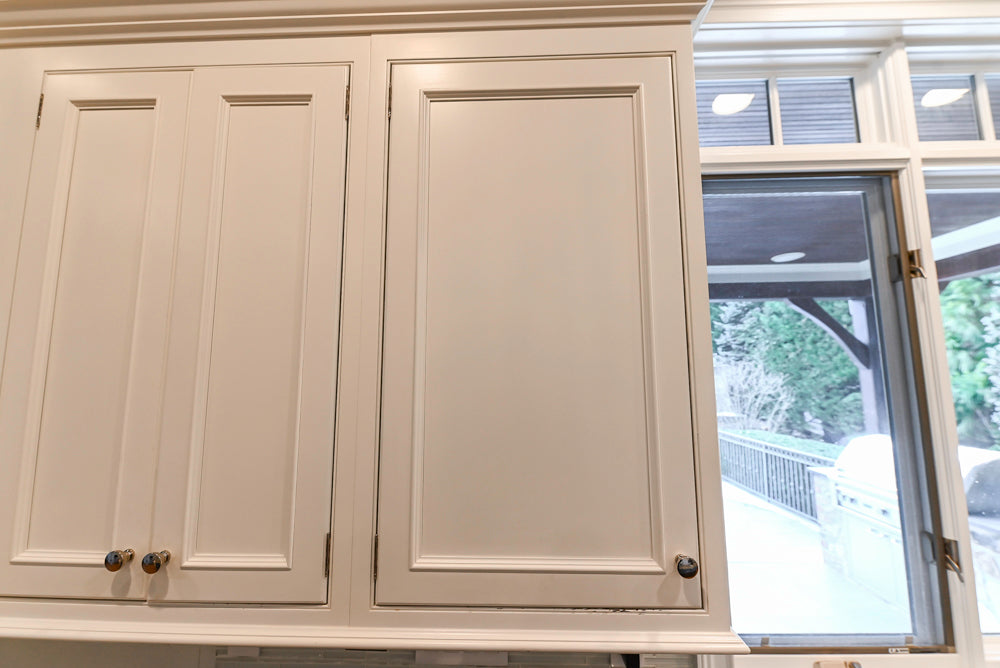 Kountry Kraft Traditional White Kitchen with Island, Granite Countertops & Appliances