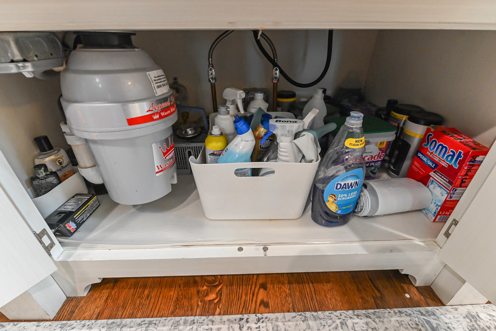 Canterbury Traditional White Kitchen with Island, Marble Countertops and La Cornue Range with Matching Hood