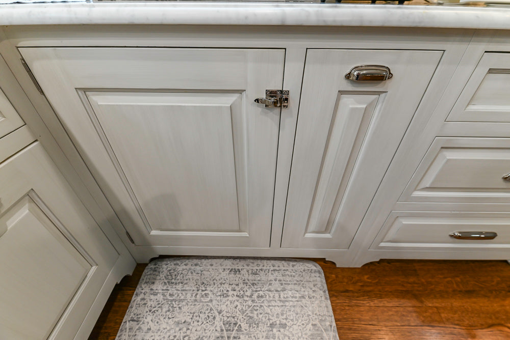 Canterbury Traditional White Kitchen with Island, Marble Countertops and La Cornue Range with Matching Hood