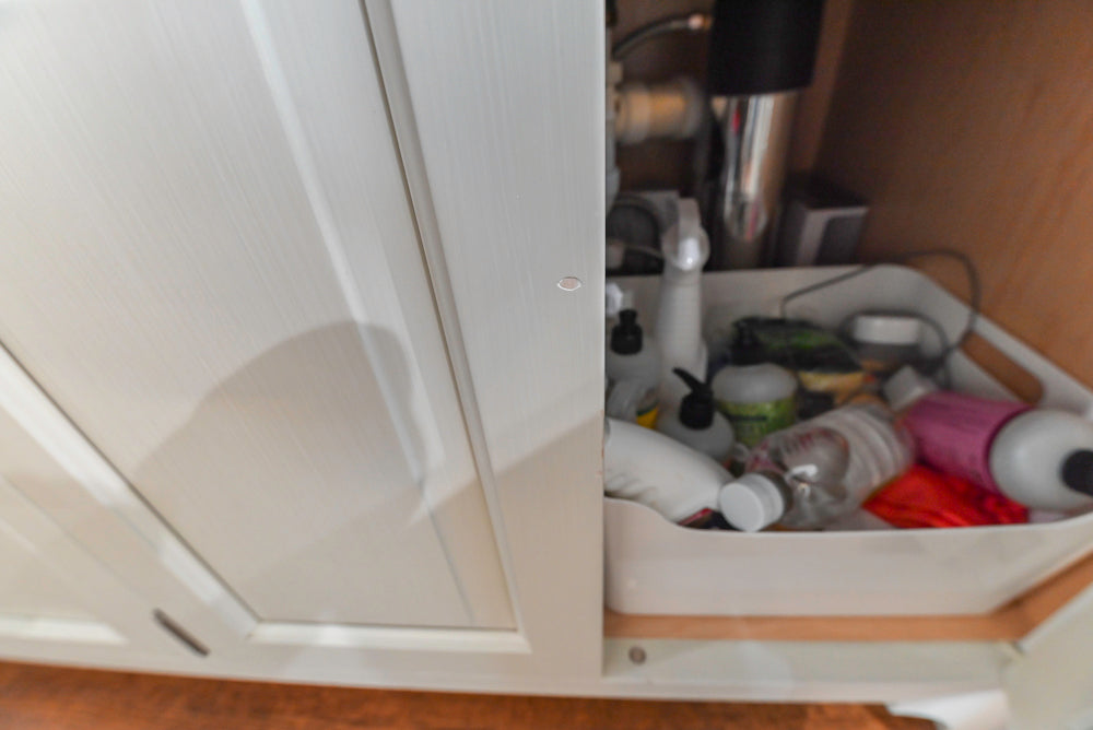 Canterbury Traditional White Kitchen with Island, Marble Countertops and La Cornue Range with Matching Hood