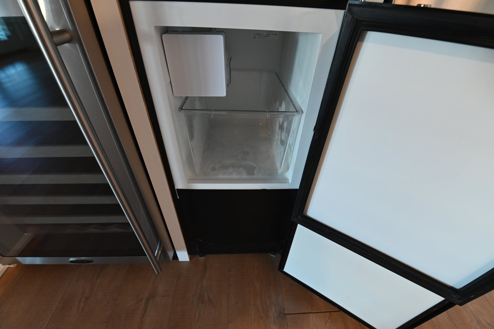 U-Line UADA15IMB00 15" Paneled Ice Maker, ADA Compliant