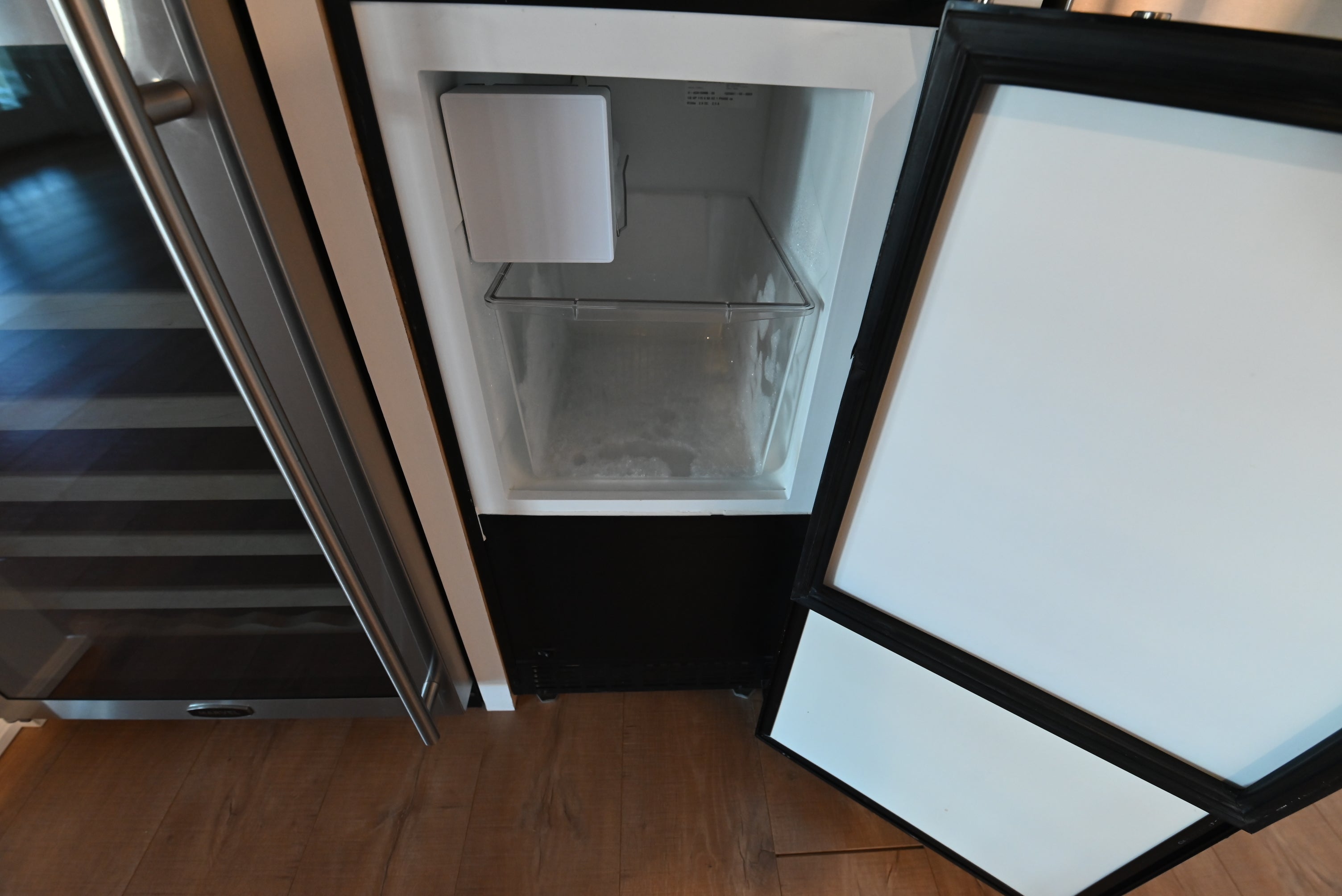 U-Line UADA15IMB00 15" Paneled Ice Maker, ADA Compliant