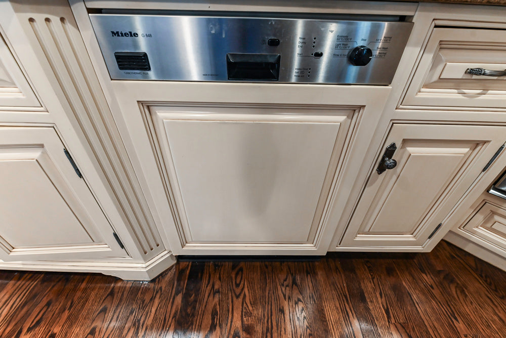Salerno Traditional Cream Kitchen with Island, Desk Area and Appliances