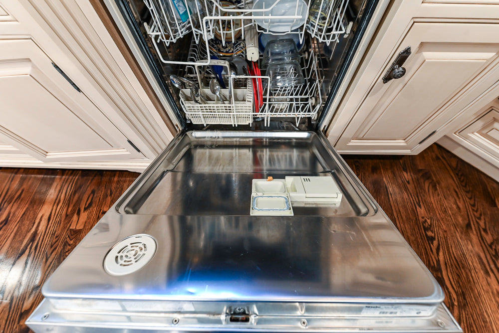 Salerno Traditional Cream Kitchen with Island, Desk Area and Appliances