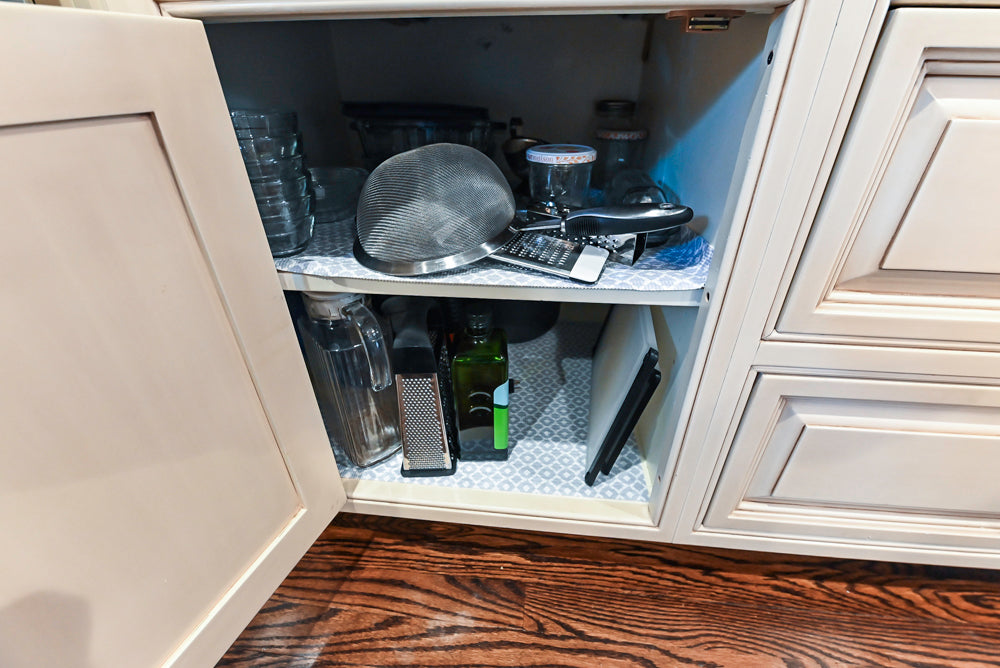 Salerno Traditional Cream Kitchen with Island, Desk Area and Appliances