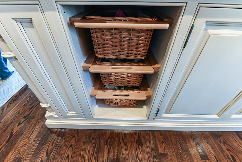 Salerno Traditional Cream Kitchen with Island, Desk Area and Appliances