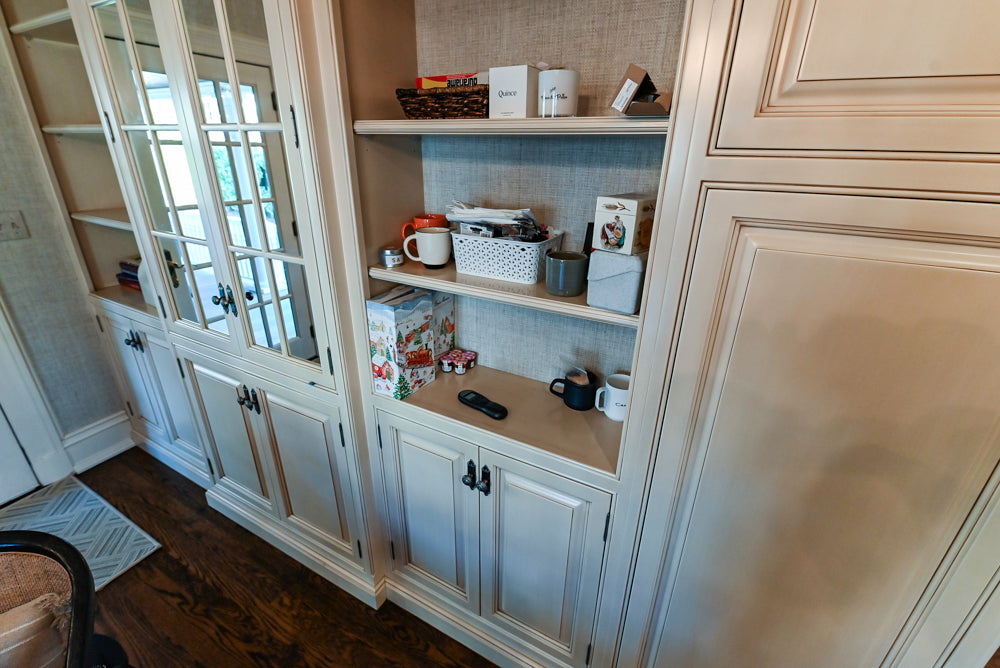 Salerno Traditional Cream Kitchen with Island, Desk Area and Appliances