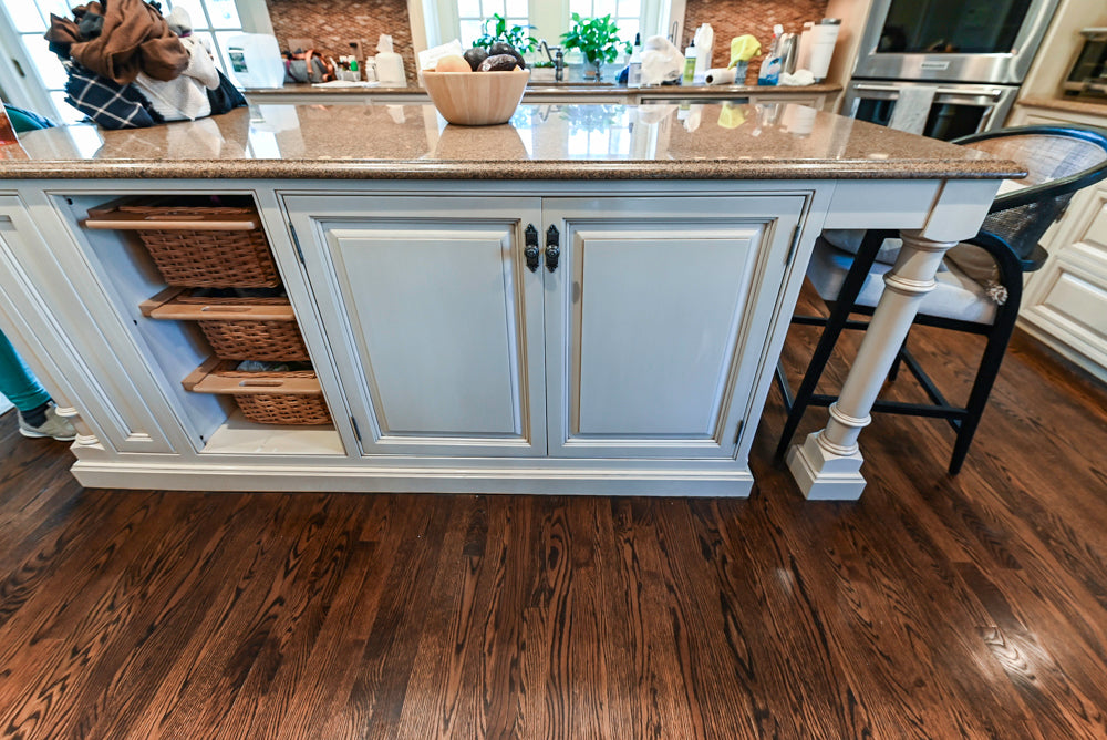 Salerno Traditional Cream Kitchen with Island, Desk Area and Appliances