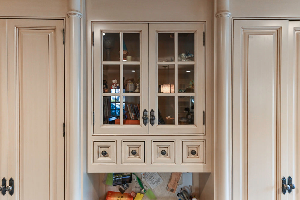 Salerno Traditional Cream Kitchen with Island, Desk Area and Appliances