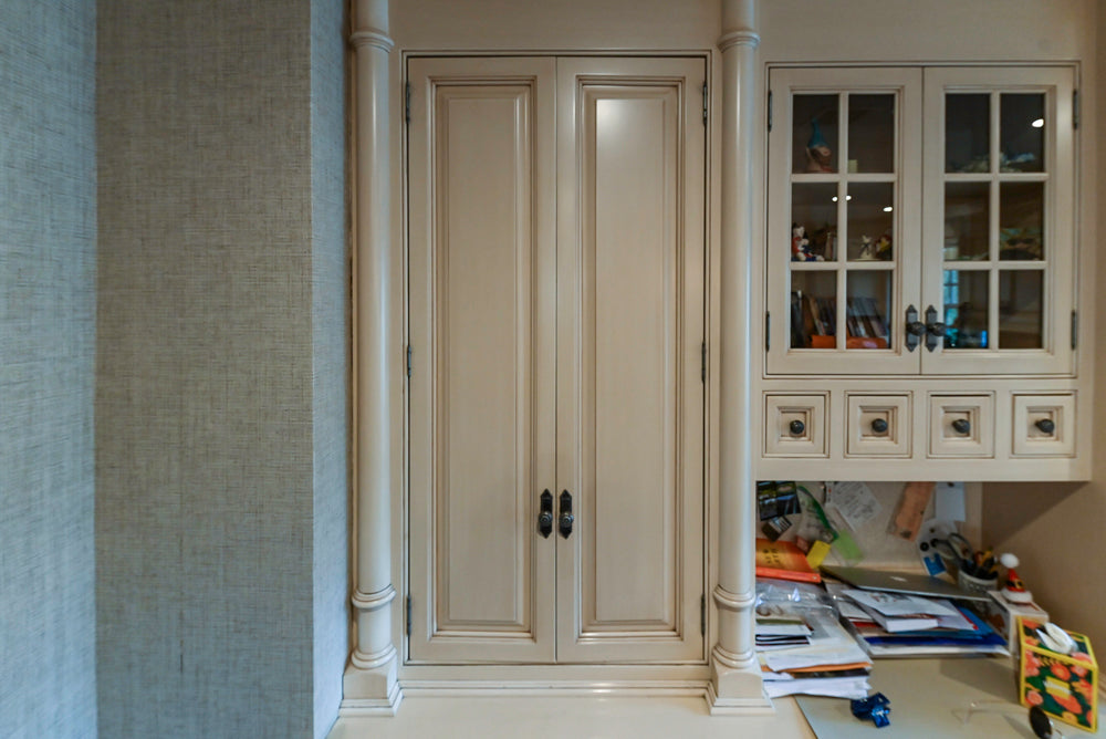 Salerno Traditional Cream Kitchen with Island, Desk Area and Appliances