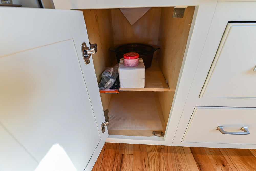 Traditional Light Cream Kitchen with Island, Granite Countertops and Appliances
