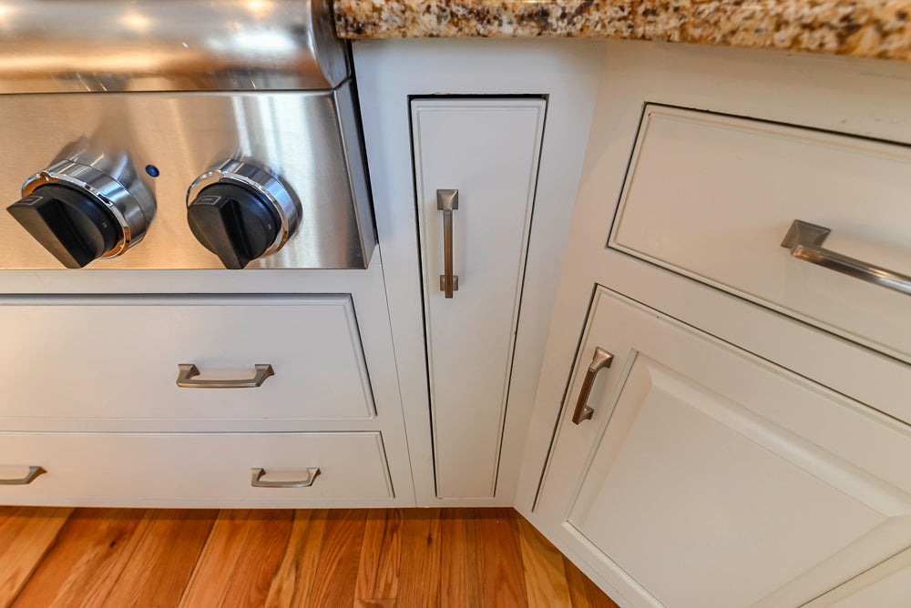 Traditional Light Cream Kitchen with Island, Granite Countertops and Appliances