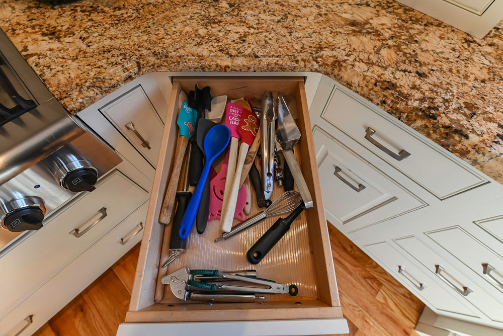Traditional Light Cream Kitchen with Island, Granite Countertops and Appliances